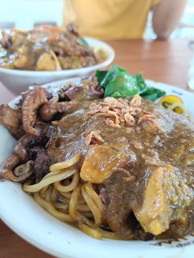 MIE AYAM KULIT SYAHDU PANDEYAN