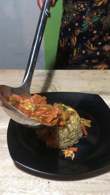 NASI GUYUR