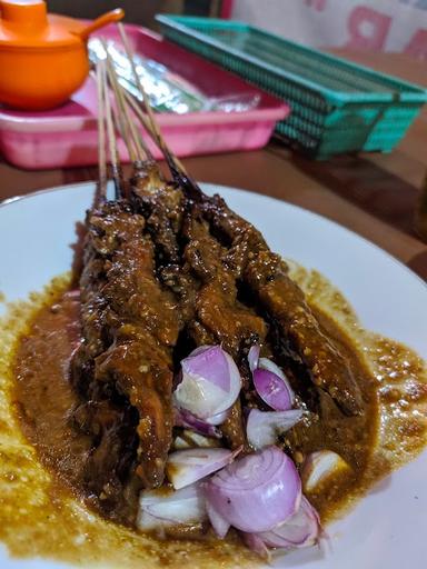 SATE MADURA CAK UMAR (KAMBING & AYAM)