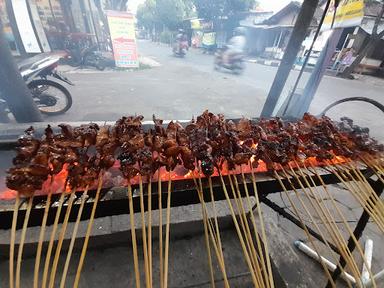 WARUNG MAKAN SATE AYAM DAN KAMBING CAK AHMAD ꧋ꦮꦫꦩꦏꦤꦱꦠ