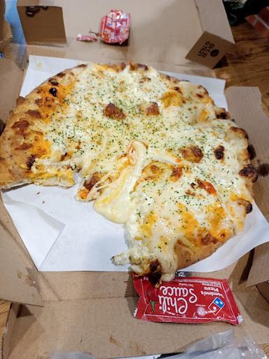 DOMINO'S PIZZA