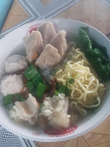 MIE AYAM DAN BAKSO PAK H. DIN