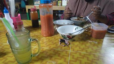 PAK MAN'S MEATBALL AND CHICKEN NOODLE