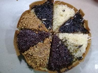 MARTABAK & KUE BANDUNG BANG TEGUH