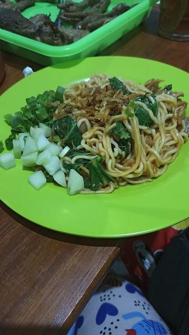 MIE AYAM DAN BAKSO GOYANG LIDAH