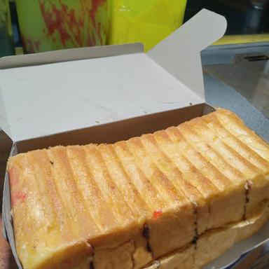 ROTI BAKAR OM GENK