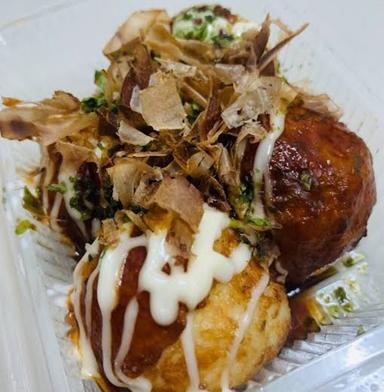 TAKOYAKI & CORNDOG MOZARELLA