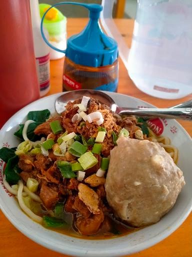 MIE BAKSO SOLO ES TELER KANG MUS