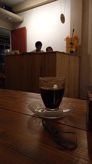 ANGKRINGAN & TEJO KOPI