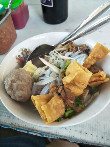 BAKSO & MIE AYAM SEMAR B2