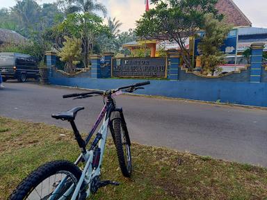 WARUNG MAKAN 'SRI REJEKI'