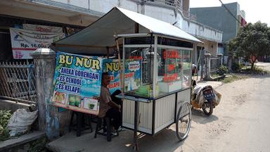 SOTO TEMANGGUNG DAN GORENGAN MBAH SUDAR