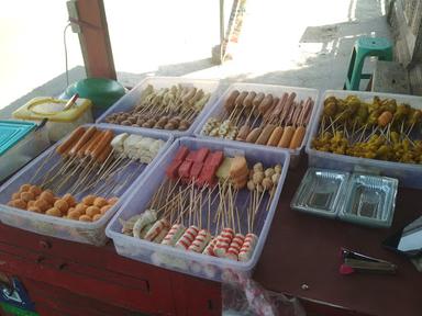 WARUNG SATE BOBOBOY DAN BURGER BLENGER ANTARIKSA DAN BASO SI NJIL