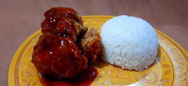 AYAM GEPREK DAPOER BU FITRI