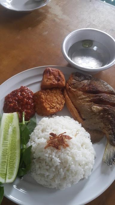 WARUNG MAKAN SOTO&SOP,AYAM BAKAR AINI