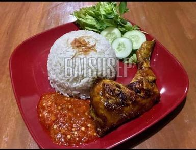 AYAM BAKAR AYAM PENYET USEP