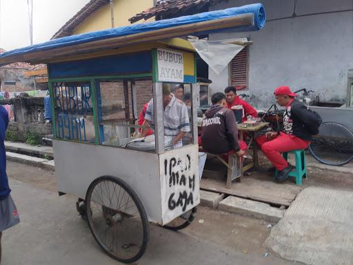 BUBUR AYAM MANG ENGKUS (LEGEND)