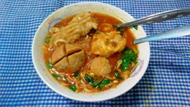 MIE BASO MAS MOKO