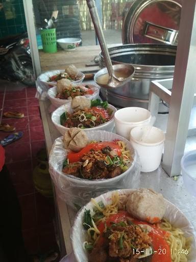 BAKSO IDOLA