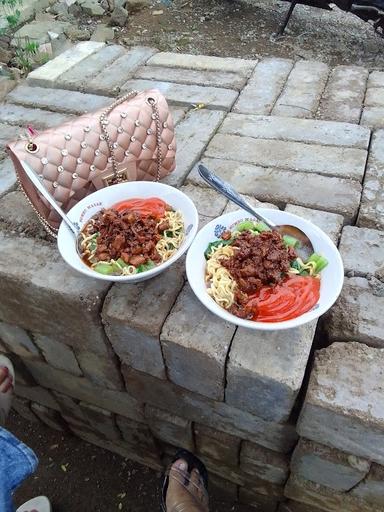 WARUNG MIE AYAM BURANGRANG