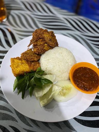 BAKSO BAKAR DAN MIE PANGSIT AYAM MALANG