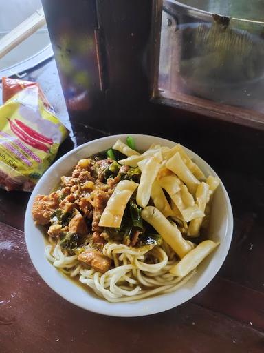 MIE AYAM BAKSO 'ECHO' WANGON