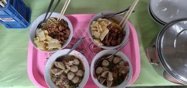 BAKSO & MIE AYAM BU SUNDENG