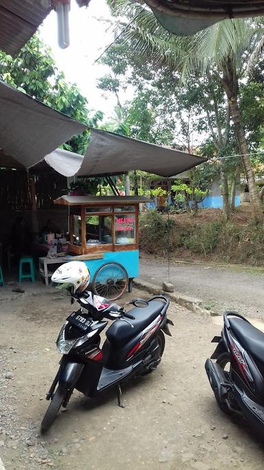 BAKSO & MIE AYAM BU SUNDENG