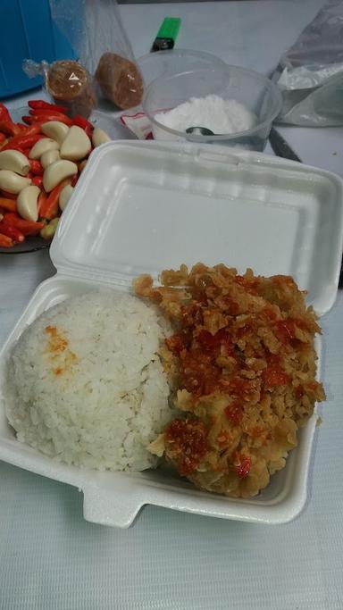 FALAH FRIED CHICKEN, CHICKEN, AYAM GEPREK, DAN TAHU CRISPY