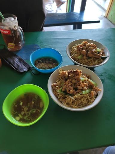 MIE AYAM NONA