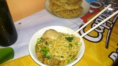 WARUNG BAKSO DAGING SAPI & ANEKA MINUMAN