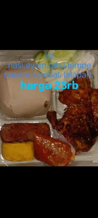 AYAM BAKAR MADU NONG NUR WARINGIN