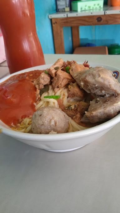 BAKSO DAN MIE AYAM MAS GOGON