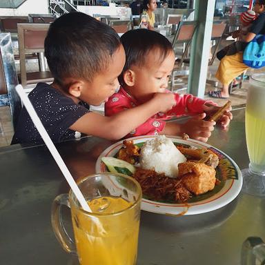 AYAM BAKAR WONG SOLO TROPODO