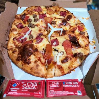 DOMINO'S PIZZA