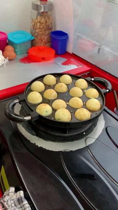 TAKONOMI “TAKOYAKI & OKONOMIYAKI”