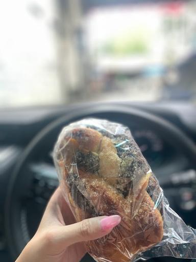 ROTI PRIANGAN D/H OEY TJIANG LIE