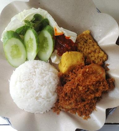 AYAM PENYET & AYAM GORENG LIGIH