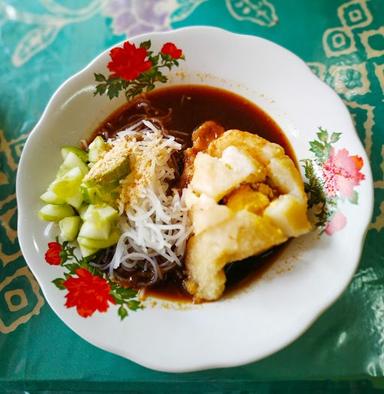 PEMPEK DAN TEKWAN LEMAK NIAN 13 ULU PALEMBANG