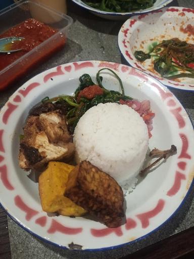 WARUNG AYAM BETUTU BLI KALIT