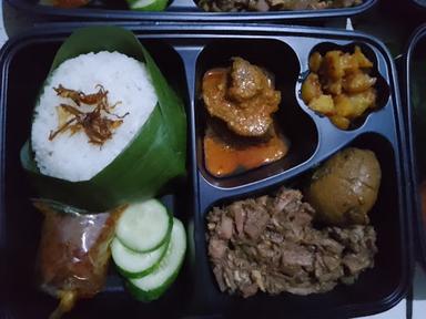 WARUNG NASI TEH UNA