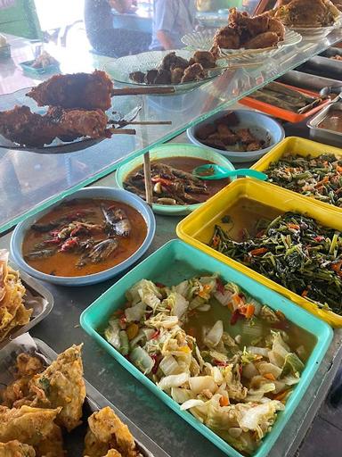 WARUNG MAKAN MAK LARTI