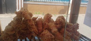 MAUNG FRIED CHICKEN