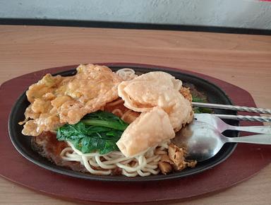 MIE AYAM HOTPLATE & KUAH