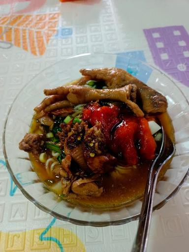 MIE AYAM WAWAN THE RED