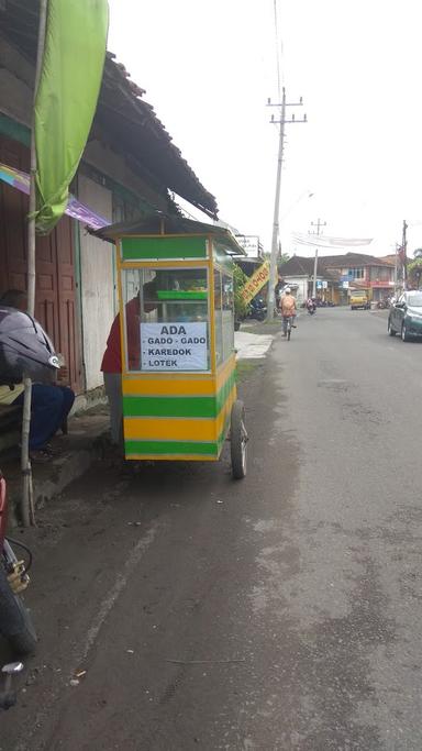 GADO-GADO LOTEK KAREDOK