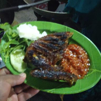 WARUNG PECEL LELE LAMONGAN