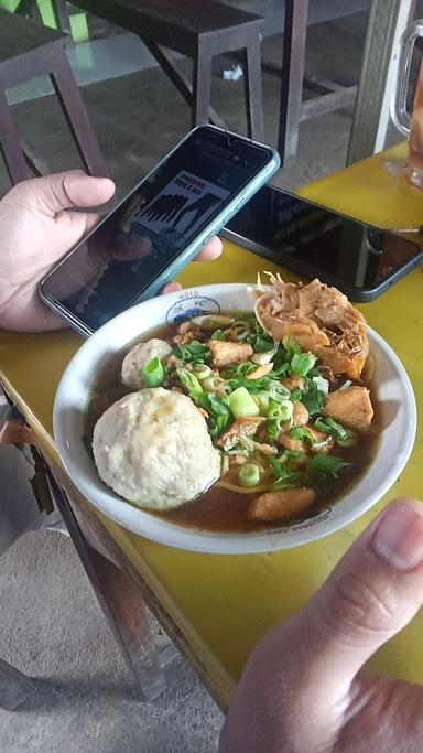 MIE AYAM BAKSO DUA DARA