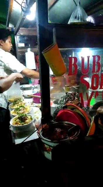 BUBUR SOP AYAM KAMPUNG PAPAE RIO