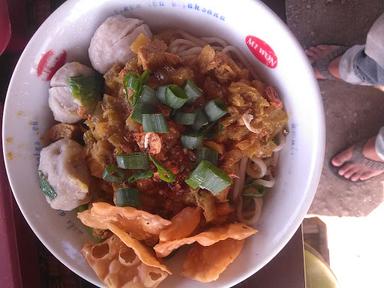 MIE AYAM CEKER MAS TATA